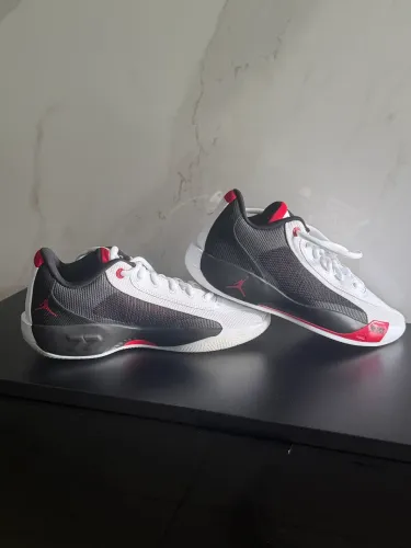 Tênis Jordan Air Luka