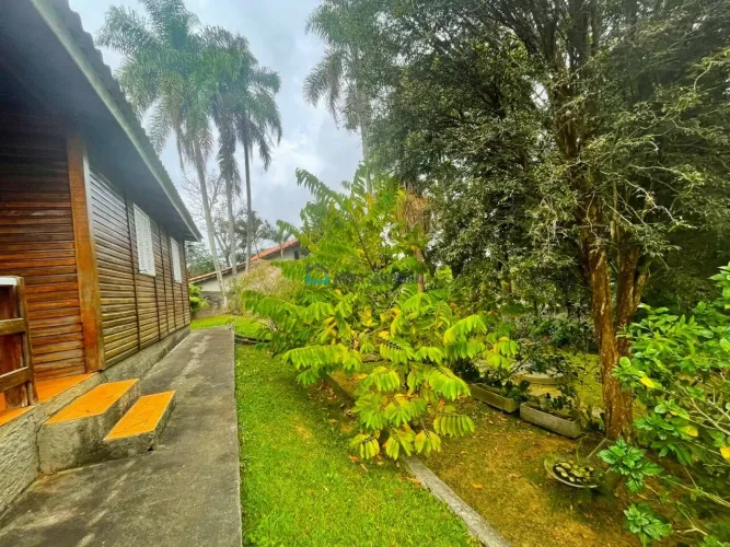 Duas casas independentes no mesmo terreno - Eldorado