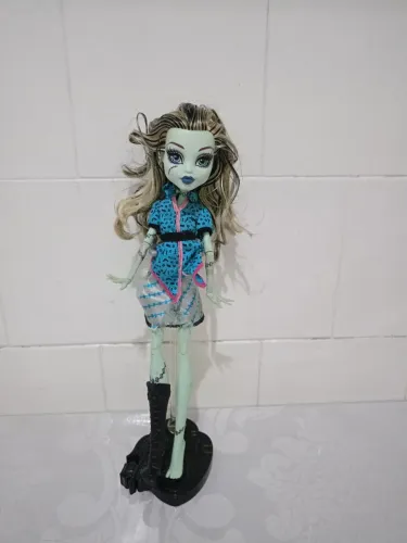 Boneca Monster High Frankie Scaris