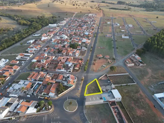 Imóvel para venda possui 400 metros quadrados em Itatinga - SP. Imovel a venda em Itainga,