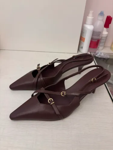 Scarpin Arezzo Marrom Slingback