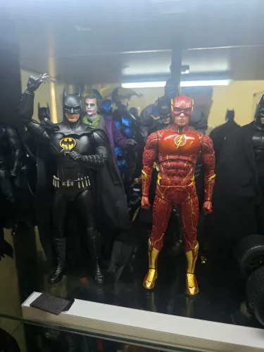 Flash + Batman Beast Kingdom 