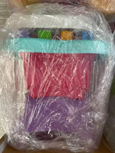 Mesinha com numeros e pecinhas de encaixe