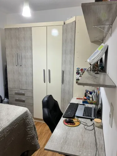 Vendo Guarda-roupas - Aceito Parcelamento no cartão de crédito