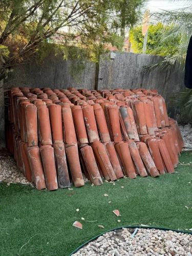VENDO TELHAS E LINHAS DE MADEIRA
