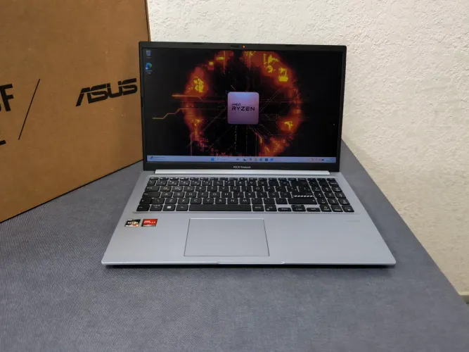 Notebook Asus Ryzen 5 4600. 8 GB. SSD . Full HD