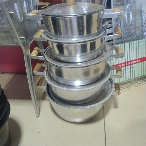 Panelas Premium em alumínio batido e polido 