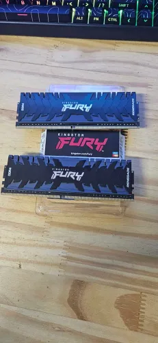 2x Memória RAM Kingston Fury 8GB DDR4 3600MHz ? 16gb(total)