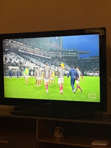 TV CCE 39" LED Full HD - Perfeito Estado (Com Controle)