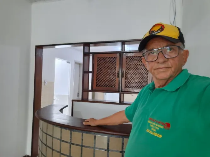 Linda casa, 3/4, sendo um com suite , sala, copa, cozinha, garagem, forrada, 170.000,00