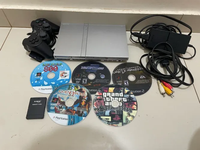 PS2 Slim Prata com jogos e memory card