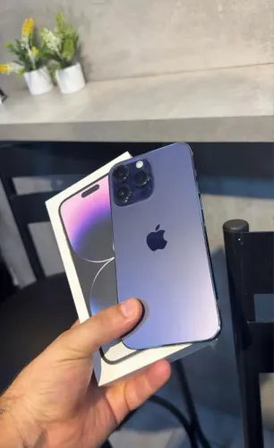 iPhone 14 Pro Max Roxo