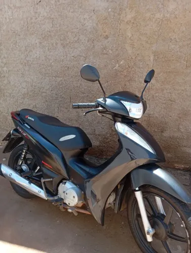 Moto em dias