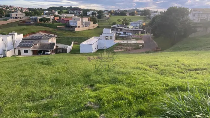 Casa de condomínio para venda possui 810 metros quadrados em Terras de Santa Teresa - Itup