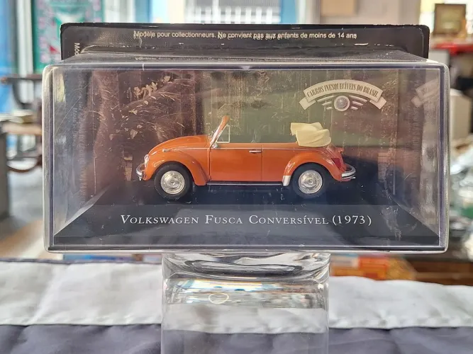 Miniatura Volkswagen Fusca Conversível 1973 Lacrada Carros Inesquecíveis do Brasil