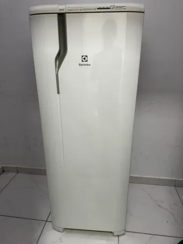 Geladeira Electrolux RFE-39 322L FrostFree