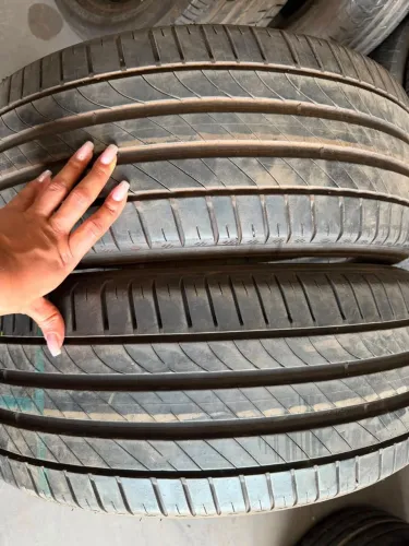Pneus 235/40/19 marca Michelin