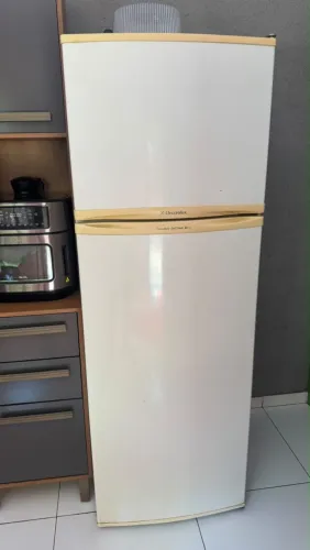 Geladeira electrolux 360 litros