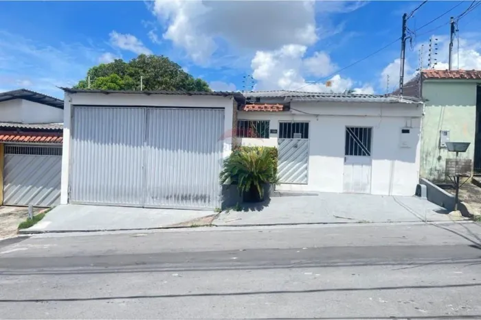 LINDA CASA COM PISCINA - CONFORTO E SOFISTICAÇÃO!