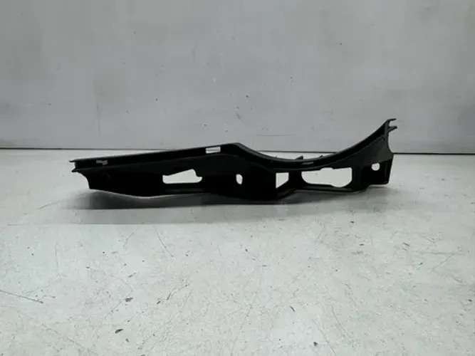 Guia Farol Esquerdo Passat 2006 A 2010