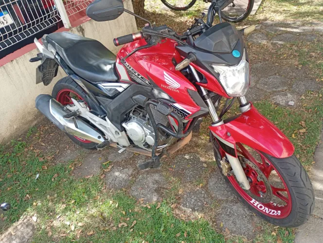 Troco moto por carro