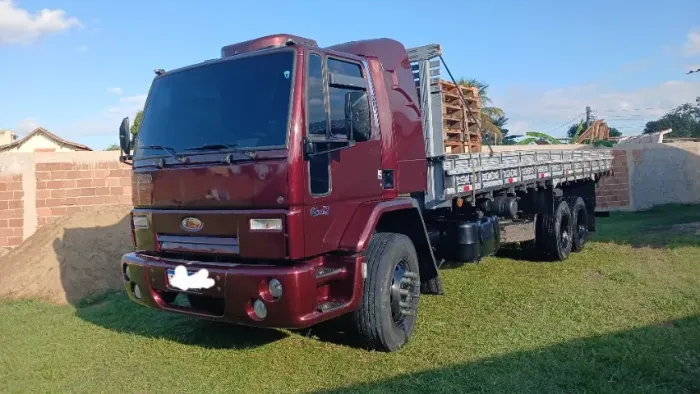 Caminhão carroceria