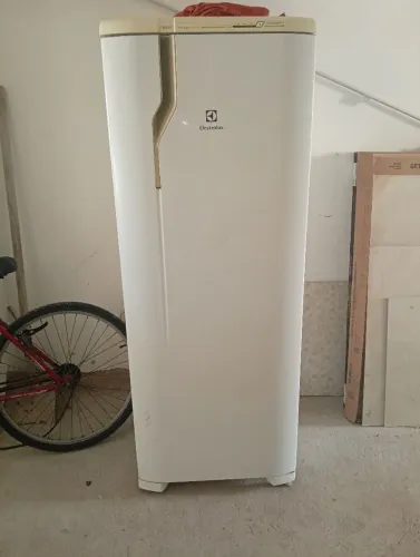 Geladeira Eletrolux frosfrie