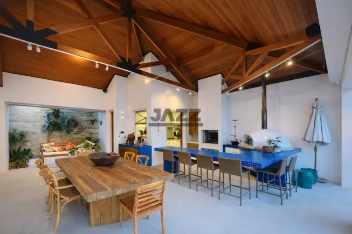 Casa com 4 suítes e piscina na Vila Santista, Atibaia