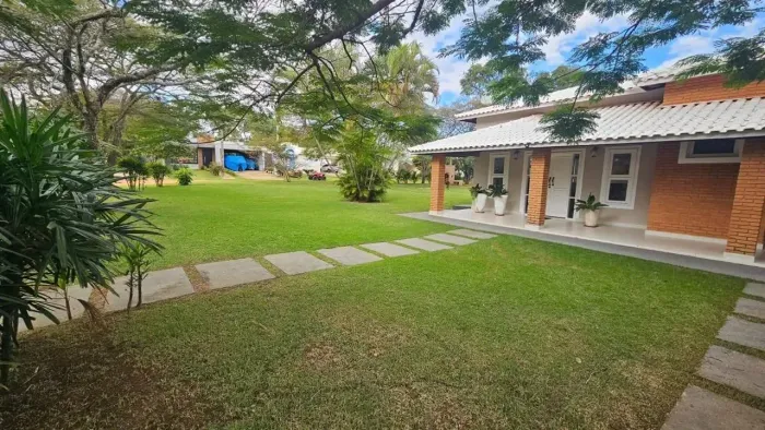 Casa completa estilo campo 4 dormitórios , 3 terrenos e mobiliada..
