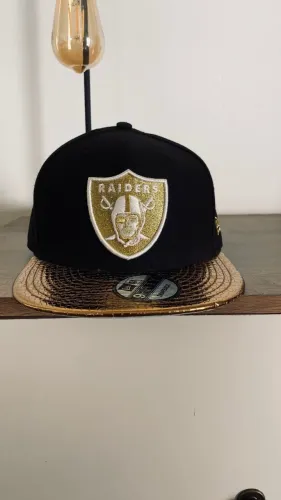 Boné Original New Era 59FIFTY Las Vegas Raiders Aba Reta - Gold Ed. 7 5/8(60.6cm)