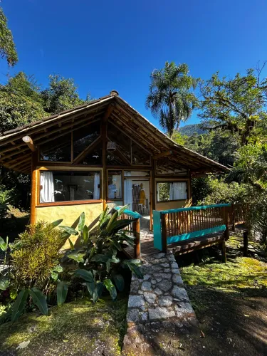 Chalés  em meio a  natureza  de Paraty com cachoeira privativa 