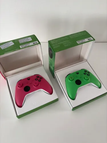 Controles Xbox originais - Velocity Green e Deep Pink