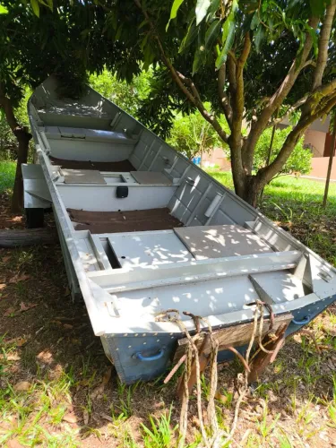 Barco de alumínio