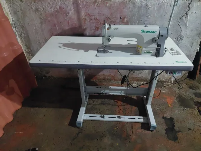 Maquina costura profissional