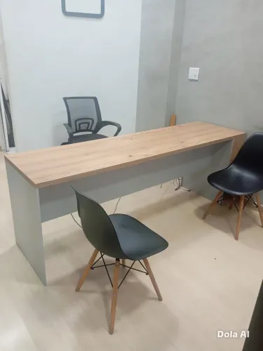Mesa com 3 cadeias