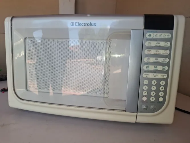 Micro-ondas Electrolux 31L.