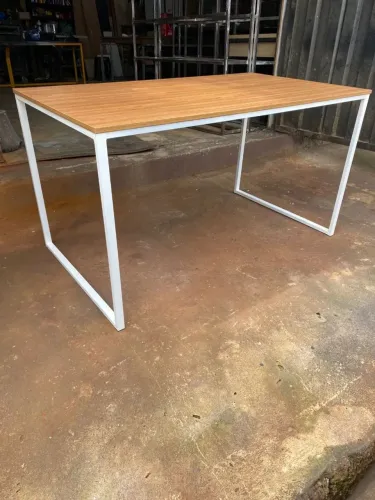 Mesa estilo industrial
