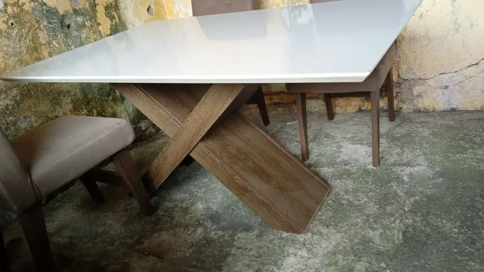 Mesa com 4 cadeiras