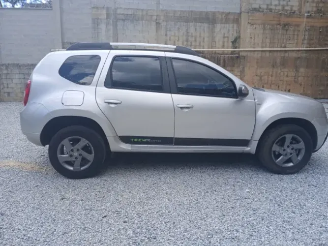 Renault Duster Dynamique 2.0 Hi-flex 16V Aut. 2013
