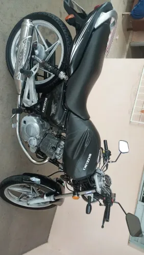 Suzuki YES 2008 Preta 