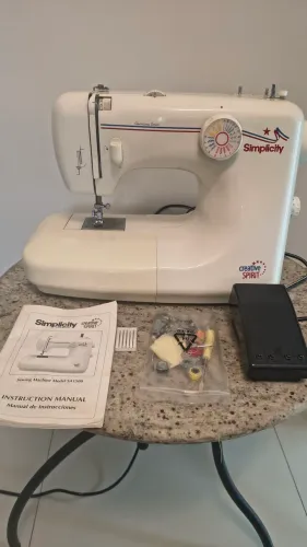 MÁQUINA DE COSTURA PORTÁTIL