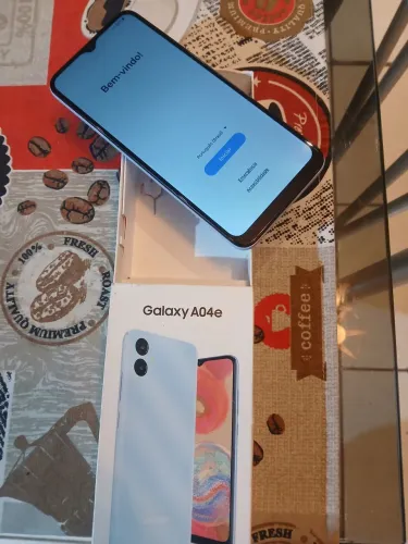 Samsung a04e semi novo