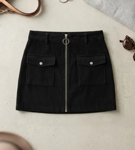 Saia Mini Preta de Veludo Cotelê SHEIN (Tamanho 2XL / G3)