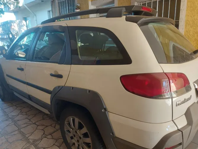 Fiat Palio Weekend Adventure Locker 1.8 Flex 2015