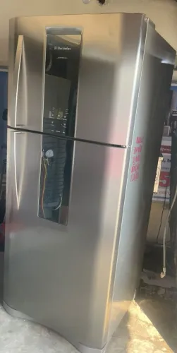 VENDO GELADEIRA FULL DUPLEX ELECTROLUX FROST FREE 800LT 127v FUNCIONANDO 03 MESE GARANTI