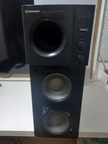 Sub woofer ativo Pioneer S-W200 com amplificaçao com 2 woofers de 6 poleg.