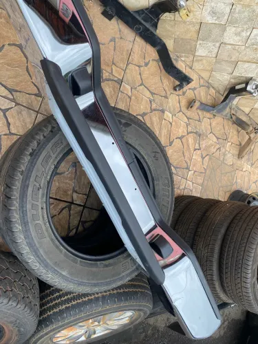 Pára-choque traseiro da Nissan Frontier 