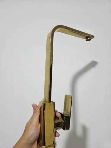 Torneira dourada para Cozinha