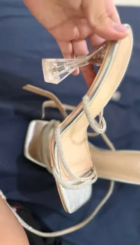 Sandália de strass com salto de acrílico diamante