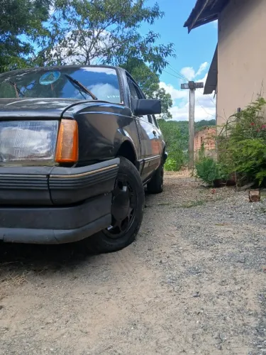 Chevrolet Monza Classic SE 2.0 /mpfi E EFI 2P E 4P 1989